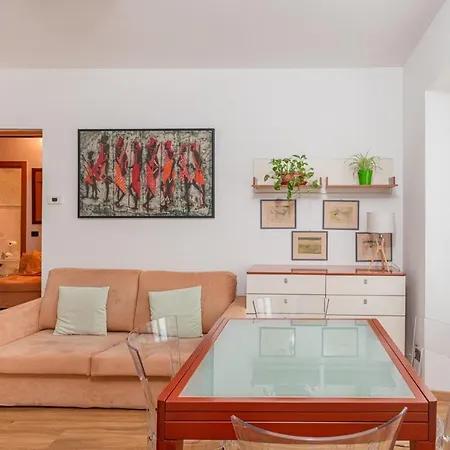 Apartment Casa Silinda By Comorooms Como
