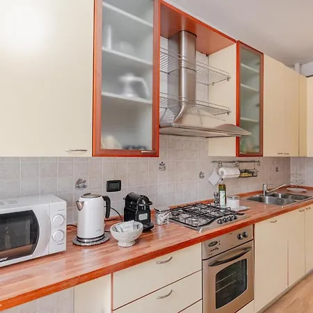Apartment Casa Silinda By Comorooms Como